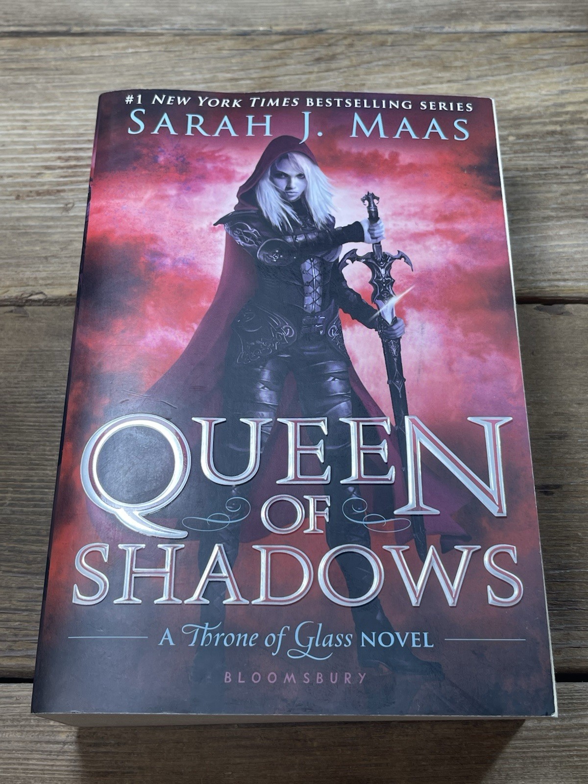 QUEEN OF SHADOWS (THRONE OF GLASS) By Sarah J. Maas **Mint Condition**